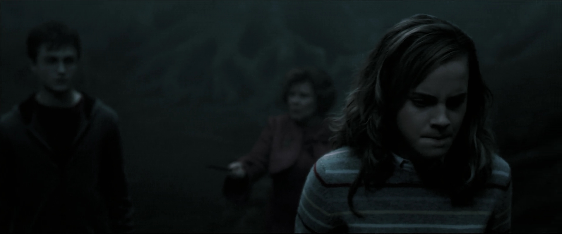 EmmaWatsonFan_dot_nl-HarryPotterAndTheOrderOfThePhoenix5937.jpg