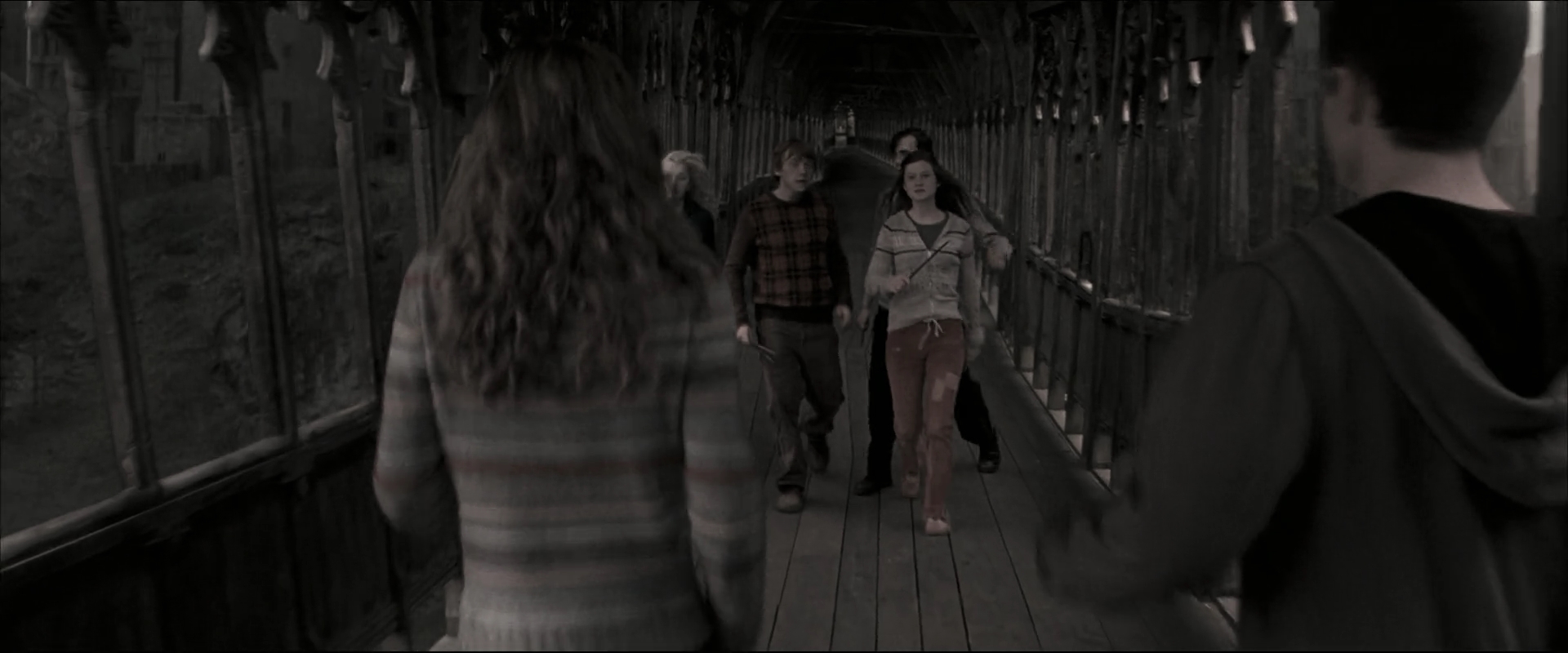EmmaWatsonFan_dot_nl-HarryPotterAndTheOrderOfThePhoenix6077.jpg
