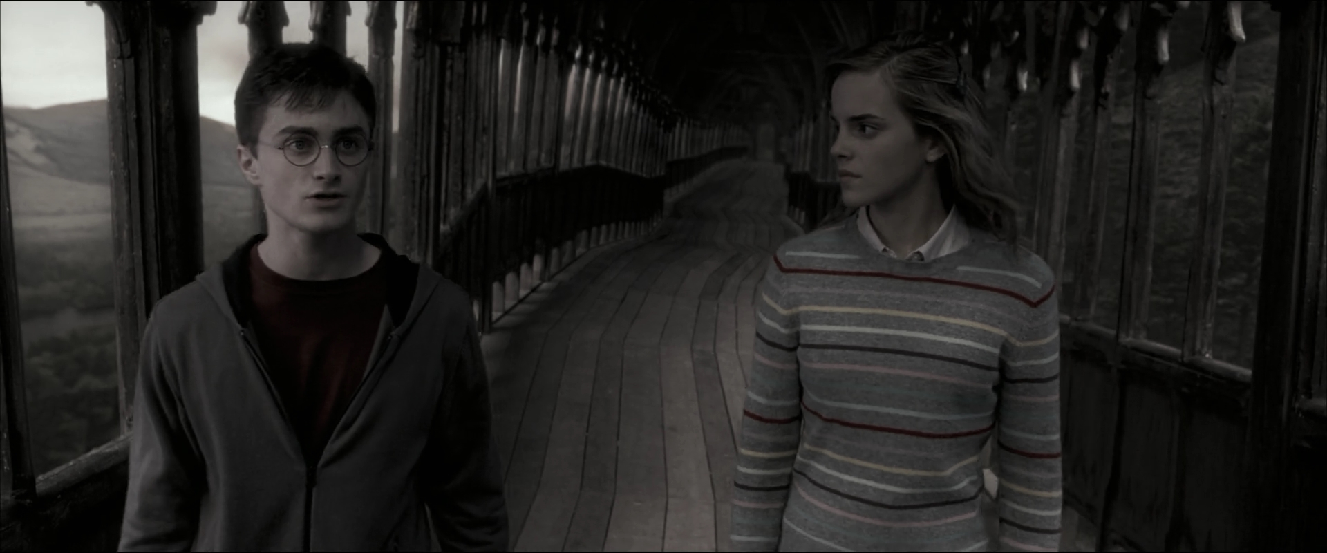 EmmaWatsonFan_dot_nl-HarryPotterAndTheOrderOfThePhoenix6093.jpg