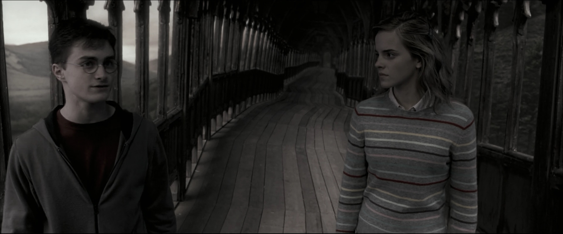 EmmaWatsonFan_dot_nl-HarryPotterAndTheOrderOfThePhoenix6094.jpg