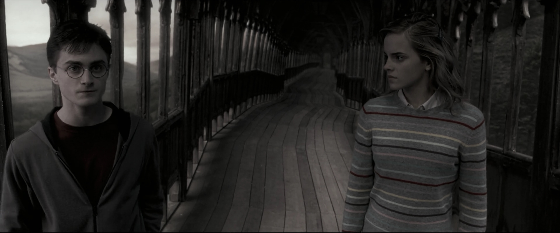 EmmaWatsonFan_dot_nl-HarryPotterAndTheOrderOfThePhoenix6095.jpg