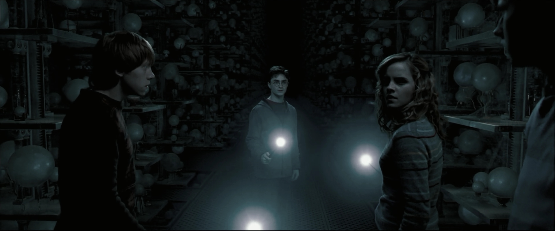 EmmaWatsonFan_dot_nl-HarryPotterAndTheOrderOfThePhoenix6227.jpg EmmaWatsonFan_dot_nl-HarryPotterAndTheOrderOfThePhoenix6227.jpg