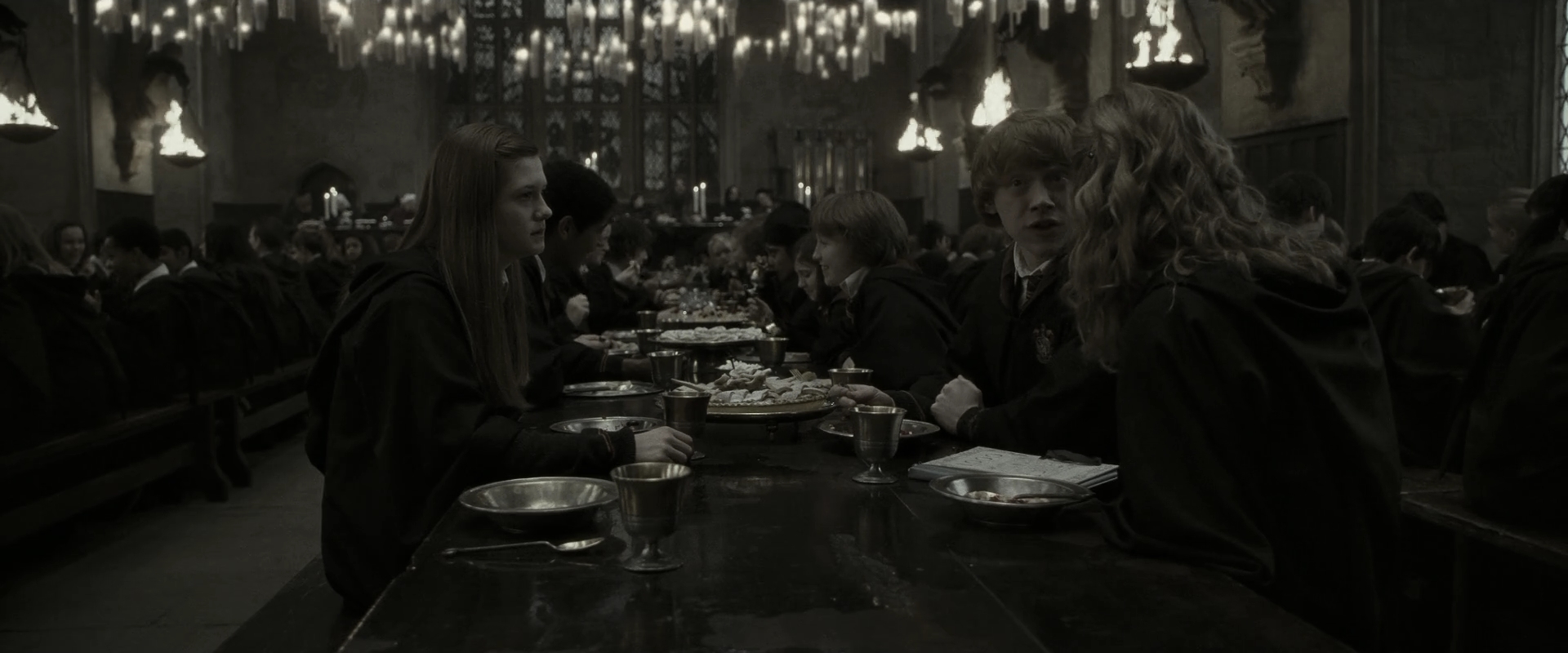 EmmaWatsonFan_dot_nl-HarryPotterAndTheHalfBloodPrince1715.jpg