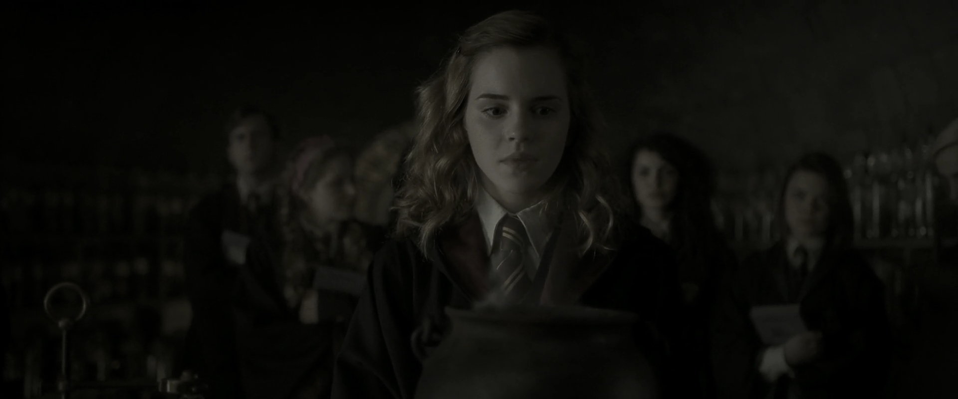 EmmaWatsonFan_dot_nl-HarryPotterAndTheHalfBloodPrince1995.jpg