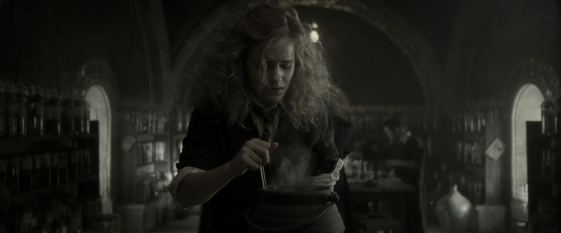 EmmaWatsonFan_dot_nl-HarryPotterAndTheHalfBloodPrince2147.jpg