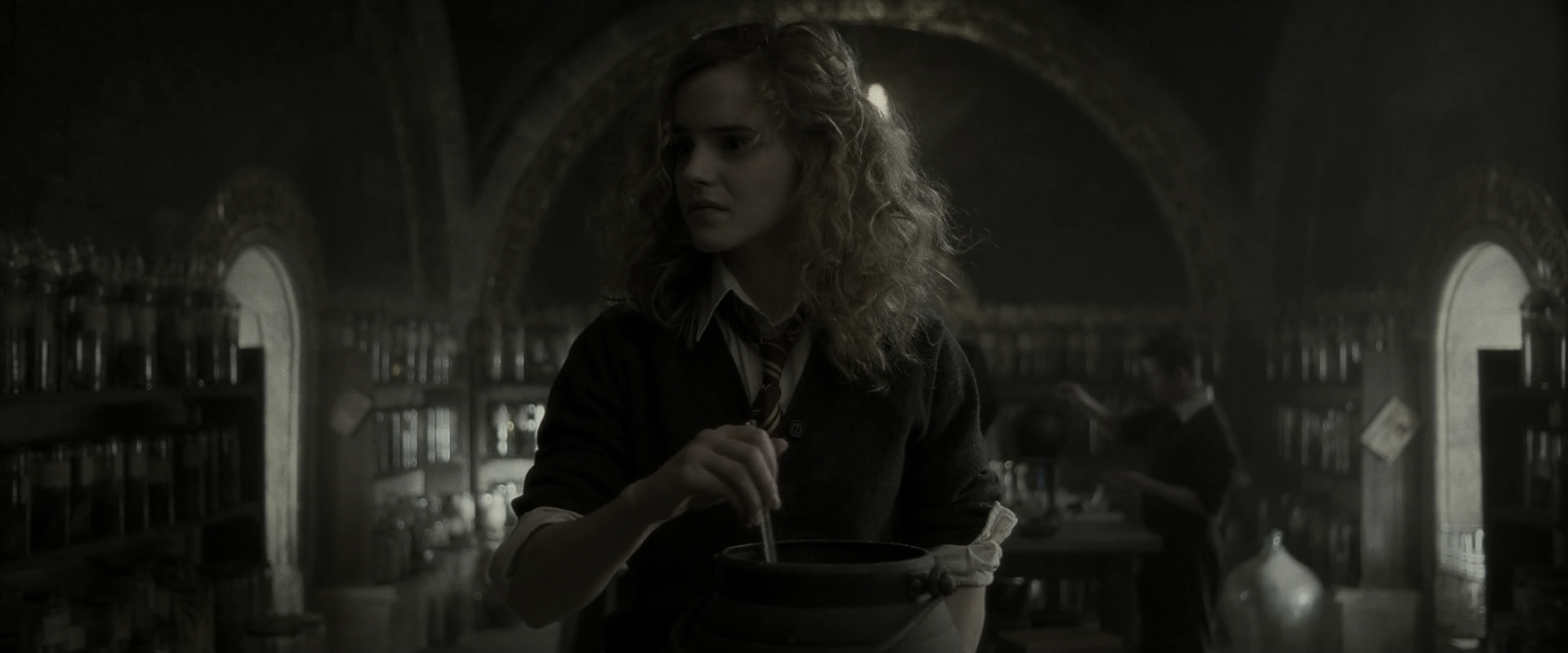 EmmaWatsonFan_dot_nl-HarryPotterAndTheHalfBloodPrince2170.jpg