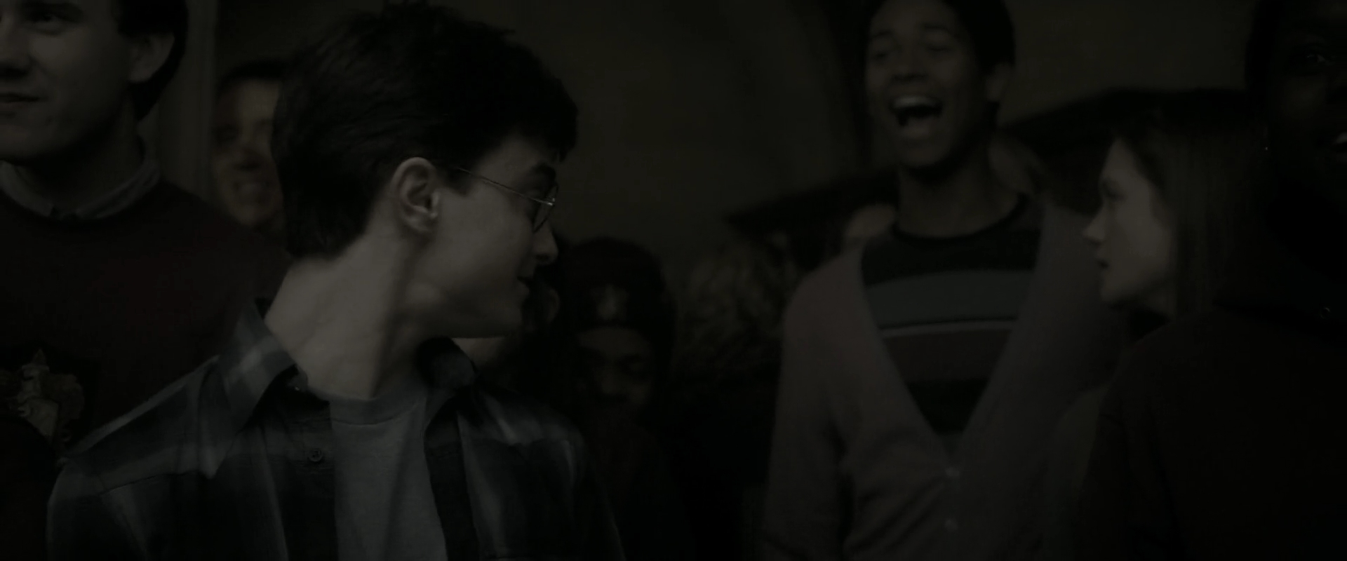 EmmaWatsonFan_dot_nl-HarryPotterAndTheHalfBloodPrince3740.jpg EmmaWatsonFan_dot_nl-HarryPotterAndTheHalfBloodPrince3740.jpg