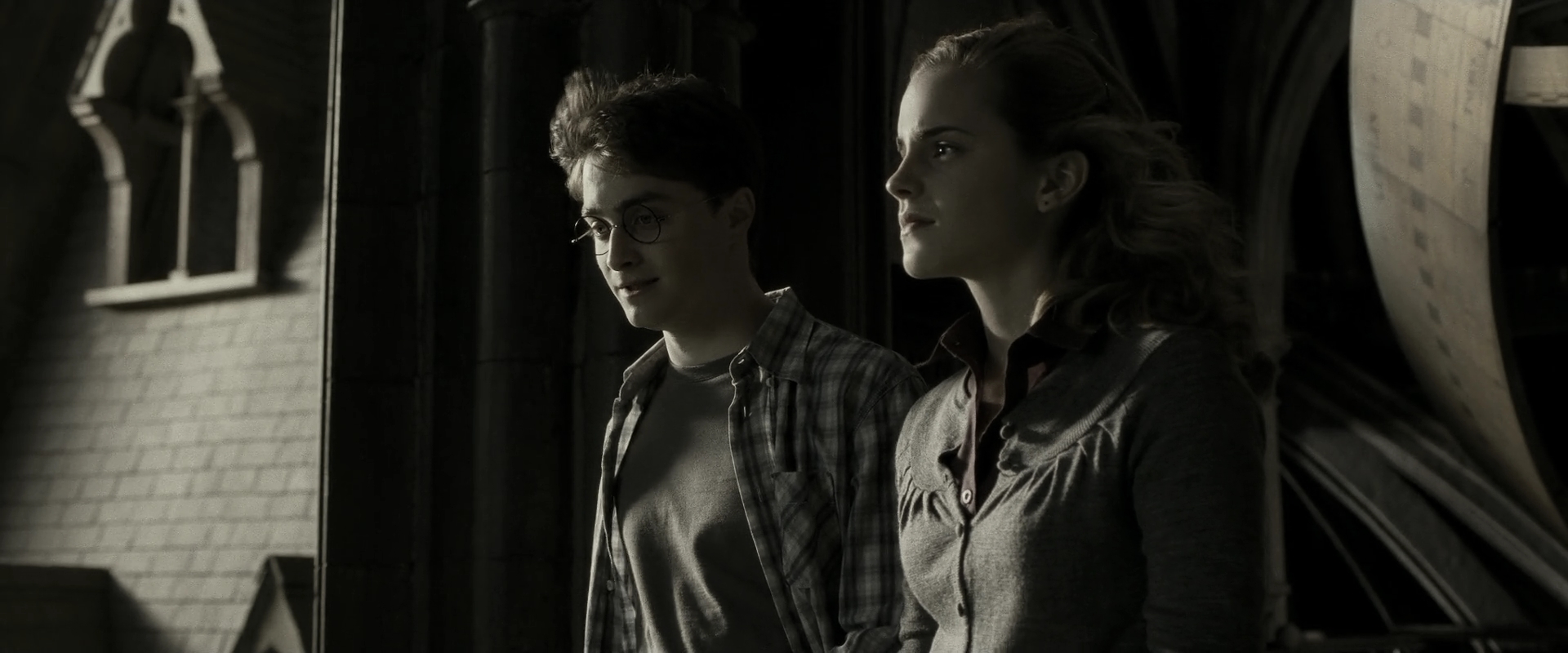 EmmaWatsonFan_dot_nl-HarryPotterAndTheHalfBloodPrince8304.jpg