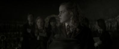 EmmaWatsonFan_dot_nl-HarryPotterAndTheHalfBloodPrince1998.jpg