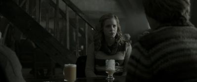 EmmaWatsonFan_dot_nl-HarryPotterAndTheHalfBloodPrince3023.jpg