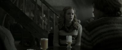 EmmaWatsonFan_dot_nl-HarryPotterAndTheHalfBloodPrince3031.jpg