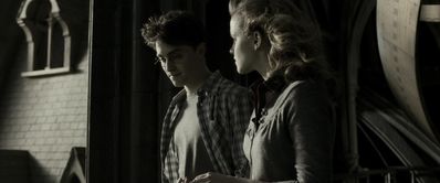 EmmaWatsonFan_dot_nl-HarryPotterAndTheHalfBloodPrince8235.jpg