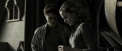 EmmaWatsonFan_dot_nl-HarryPotterAndTheHalfBloodPrince8241.jpg