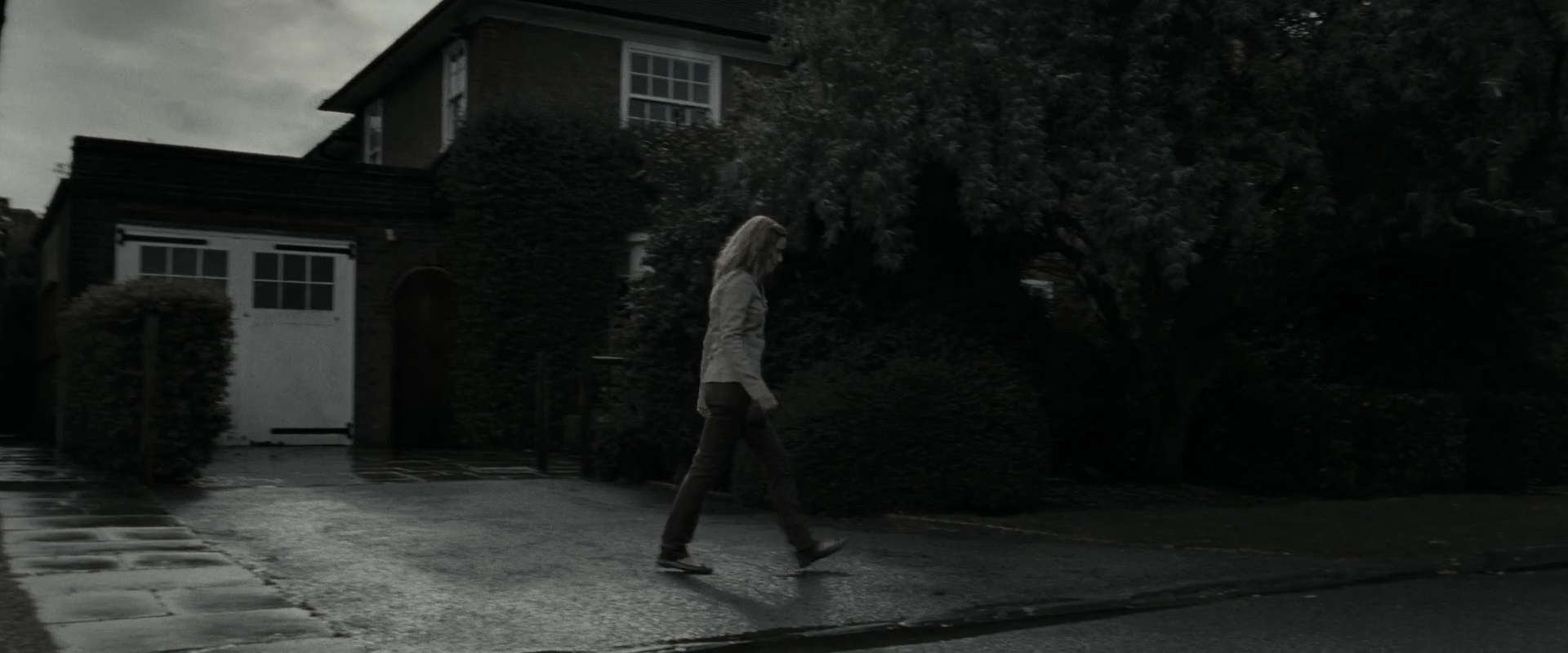 EmmaWatsonFan_dot_nl-HarryPotterAndTheDeathlyHallowsPart1-0185.jpg EmmaWatsonFan_dot_nl-HarryPotterAndTheDeathlyHallowsPart1-0185.jpg