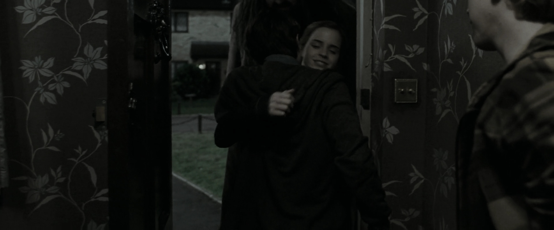 EmmaWatsonFan_dot_nl-HarryPotterAndTheDeathlyHallowsPart1-0660.jpg EmmaWatsonFan_dot_nl-HarryPotterAndTheDeathlyHallowsPart1-0660.jpg