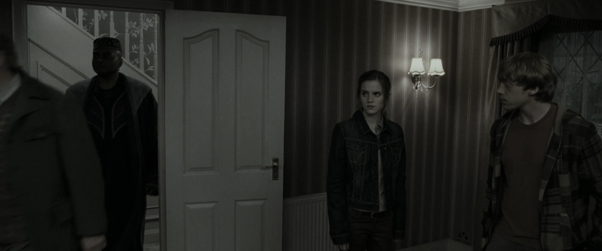 EmmaWatsonFan_dot_nl-HarryPotterAndTheDeathlyHallowsPart1-0670.jpg EmmaWatsonFan_dot_nl-HarryPotterAndTheDeathlyHallowsPart1-0670.jpg