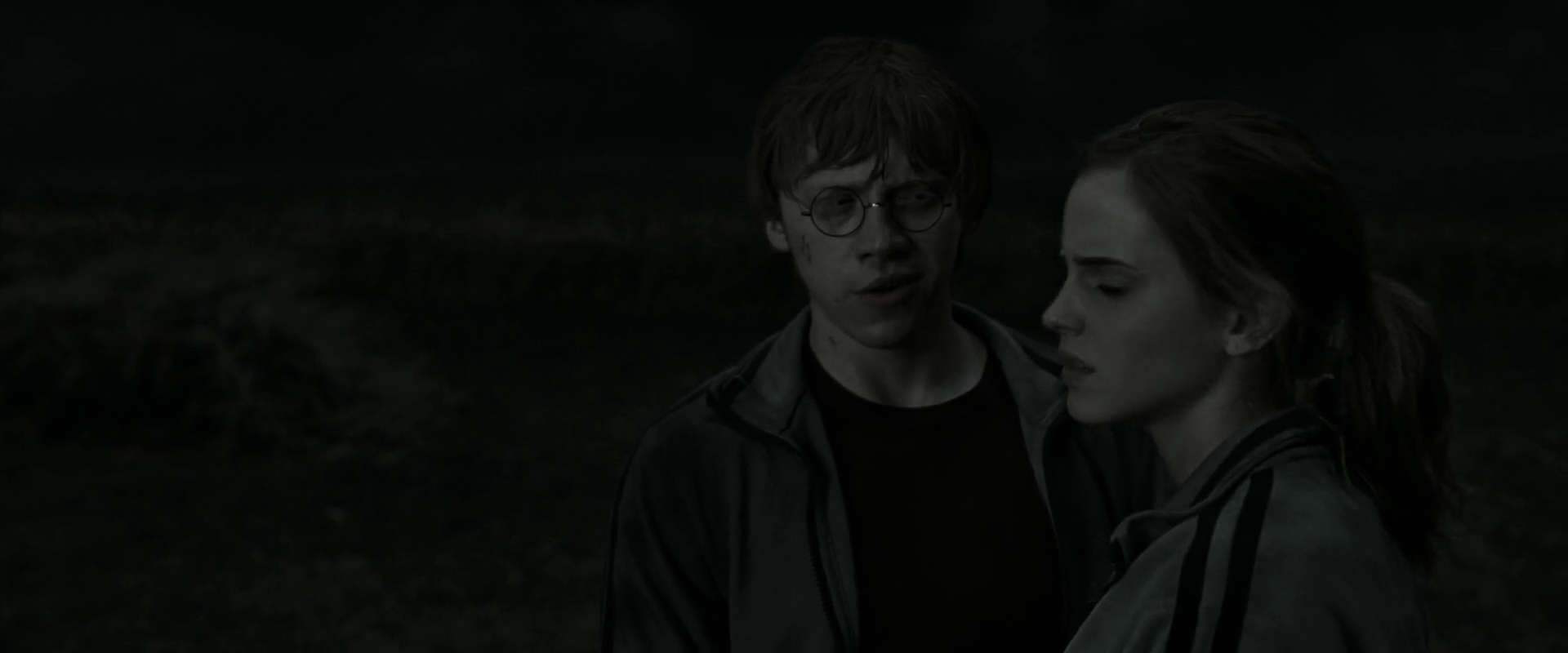 EmmaWatsonFan_dot_nl-HarryPotterAndTheDeathlyHallowsPart1-1239.jpg