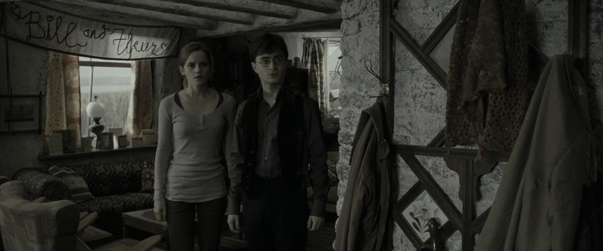EmmaWatsonFan_dot_nl-HarryPotterAndTheDeathlyHallowsPart1-1635.jpg