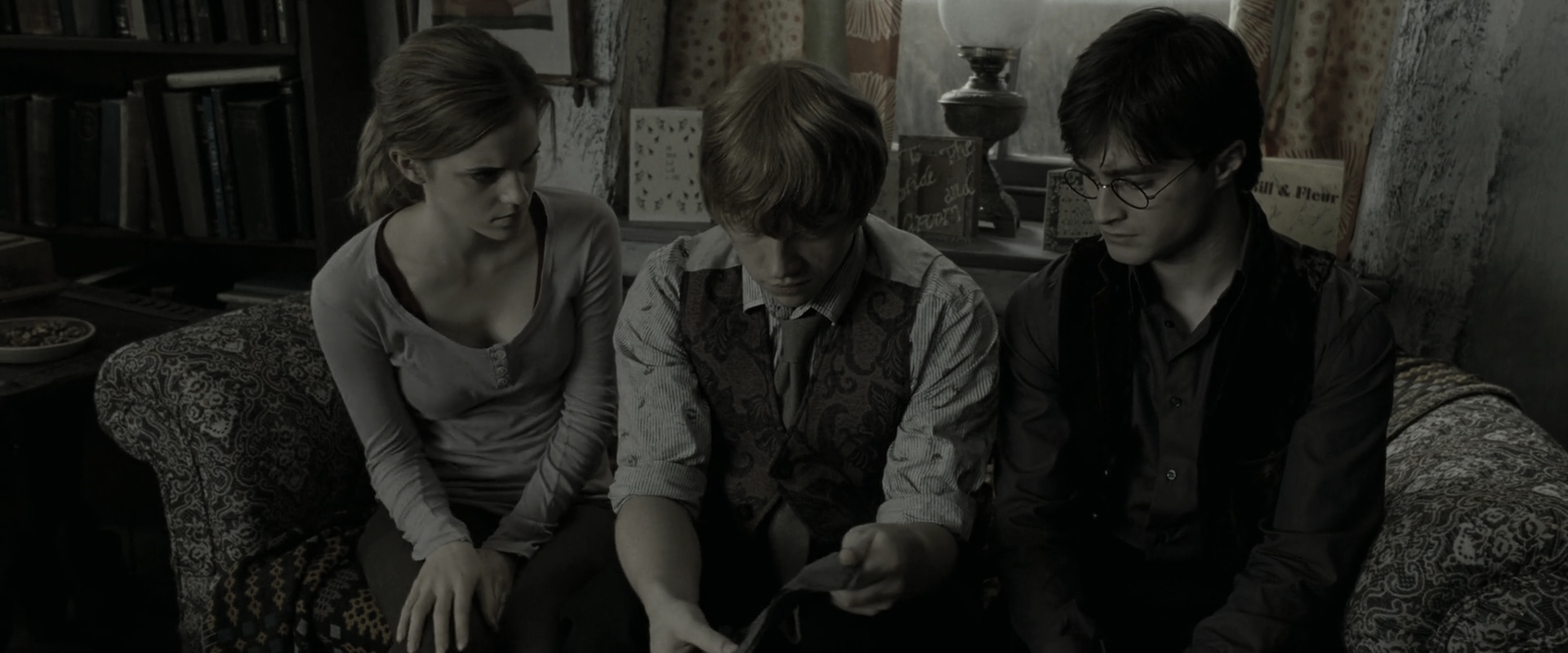 EmmaWatsonFan_dot_nl-HarryPotterAndTheDeathlyHallowsPart1-1690.jpg