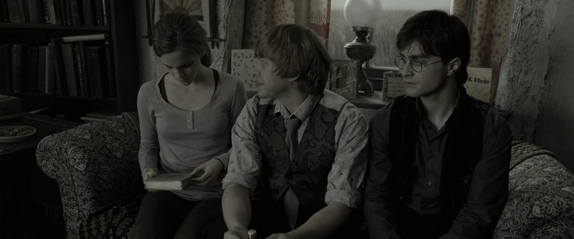 EmmaWatsonFan_dot_nl-HarryPotterAndTheDeathlyHallowsPart1-1734.jpg EmmaWatsonFan_dot_nl-HarryPotterAndTheDeathlyHallowsPart1-1734.jpg