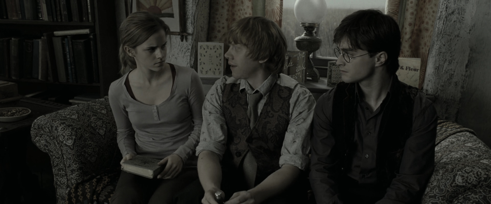 EmmaWatsonFan_dot_nl-HarryPotterAndTheDeathlyHallowsPart1-1739.jpg EmmaWatsonFan_dot_nl-HarryPotterAndTheDeathlyHallowsPart1-1739.jpg