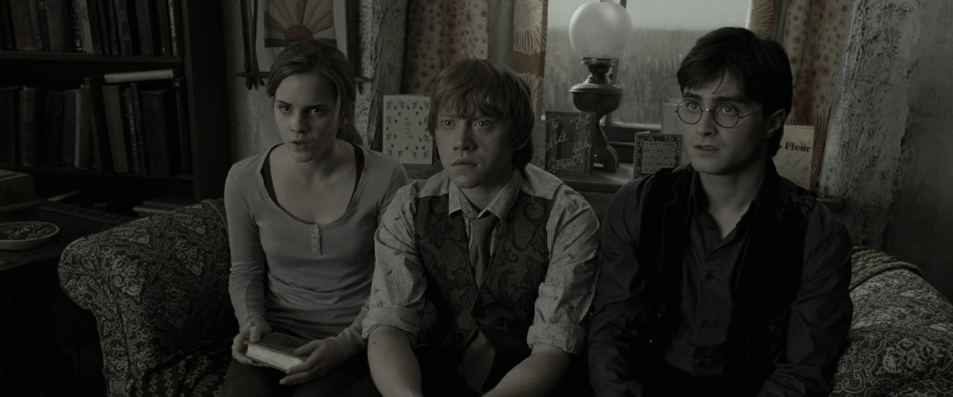 EmmaWatsonFan_dot_nl-HarryPotterAndTheDeathlyHallowsPart1-1805.jpg