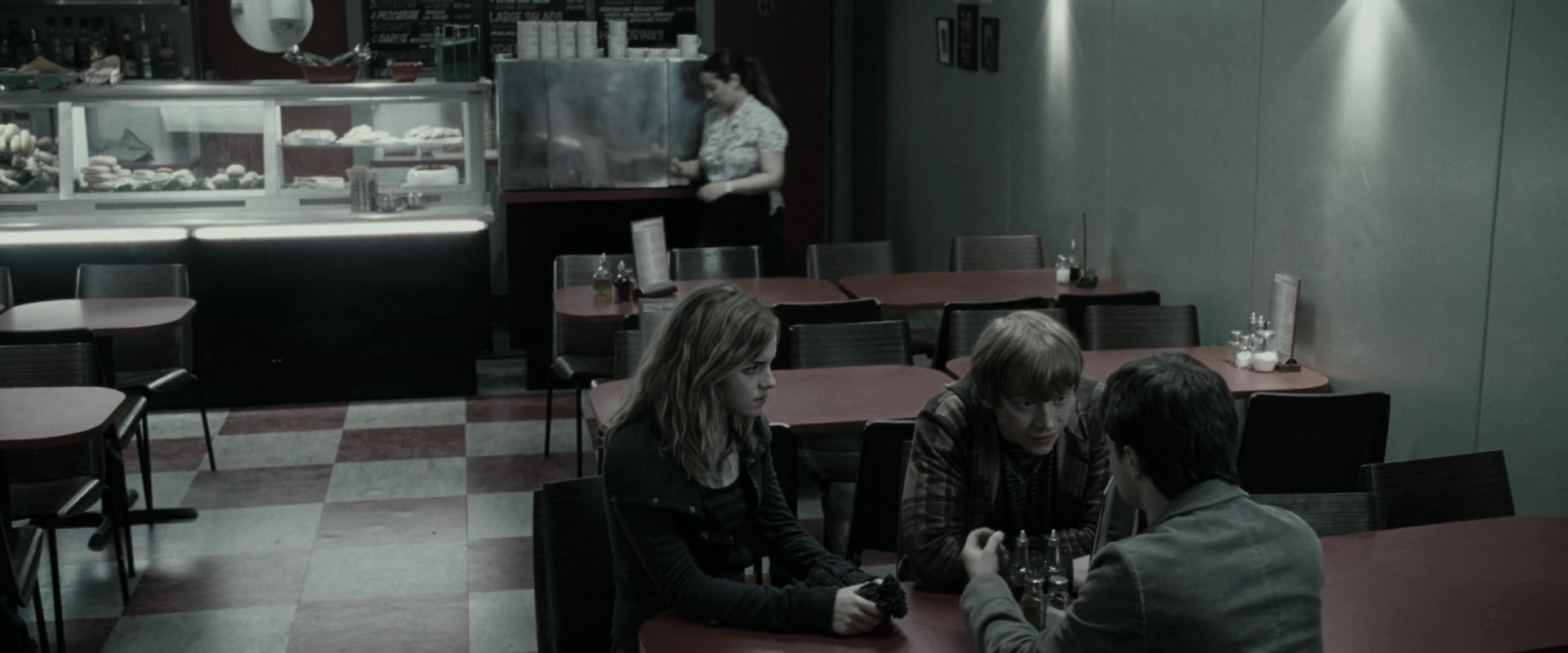 EmmaWatsonFan_dot_nl-HarryPotterAndTheDeathlyHallowsPart1-2158.jpg EmmaWatsonFan_dot_nl-HarryPotterAndTheDeathlyHallowsPart1-2158.jpg