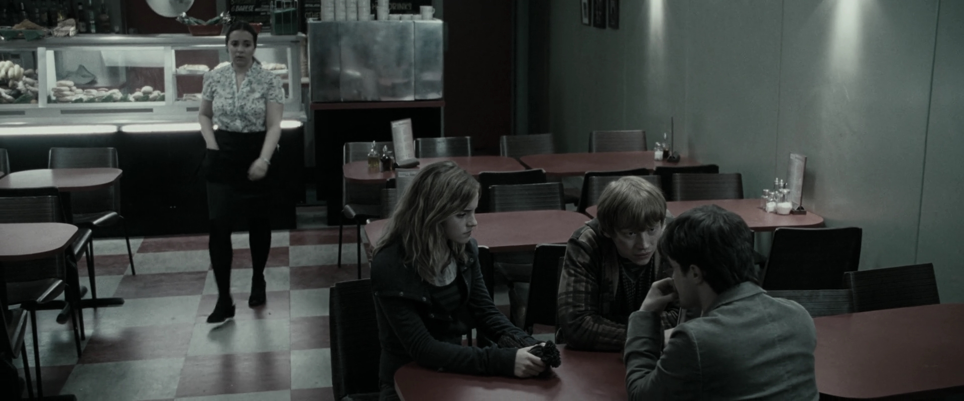 EmmaWatsonFan_dot_nl-HarryPotterAndTheDeathlyHallowsPart1-2160.jpg EmmaWatsonFan_dot_nl-HarryPotterAndTheDeathlyHallowsPart1-2160.jpg