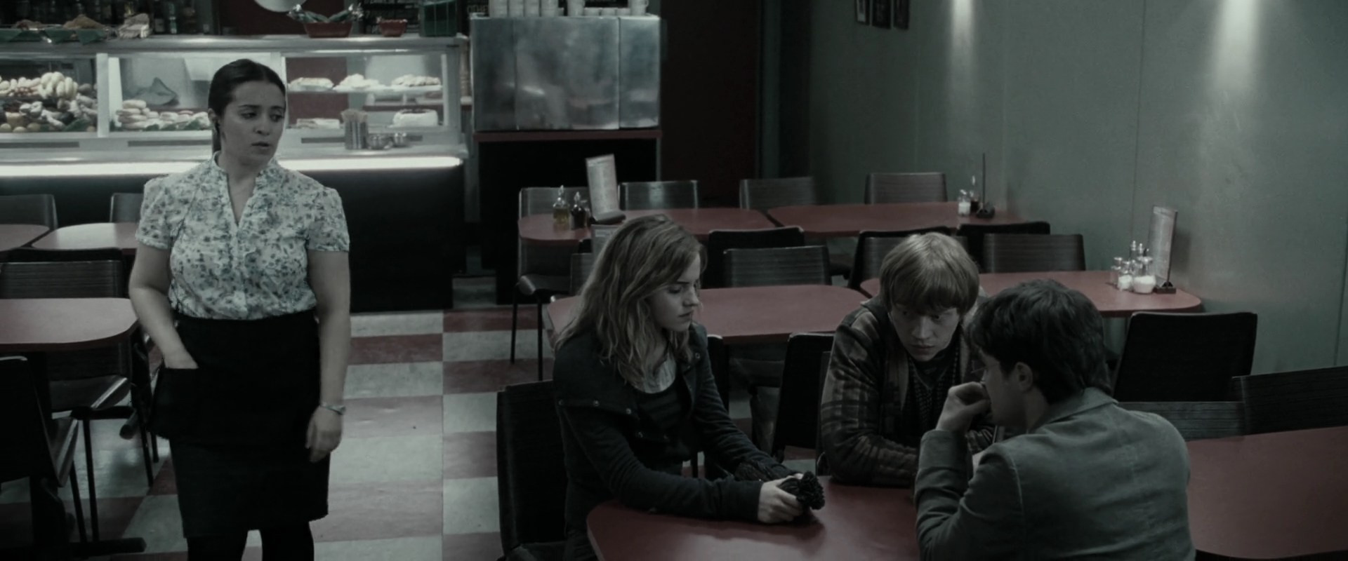 EmmaWatsonFan_dot_nl-HarryPotterAndTheDeathlyHallowsPart1-2162.jpg