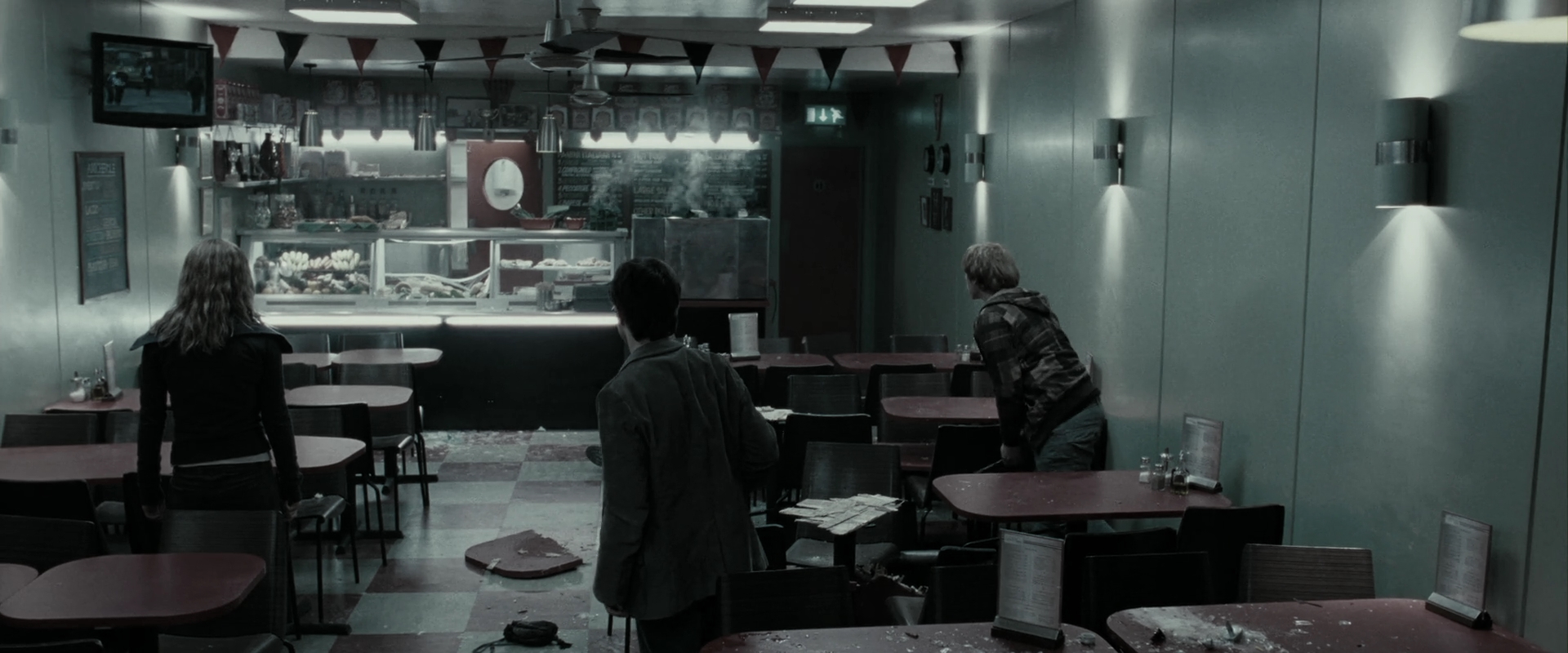 EmmaWatsonFan_dot_nl-HarryPotterAndTheDeathlyHallowsPart1-2238.jpg EmmaWatsonFan_dot_nl-HarryPotterAndTheDeathlyHallowsPart1-2238.jpg