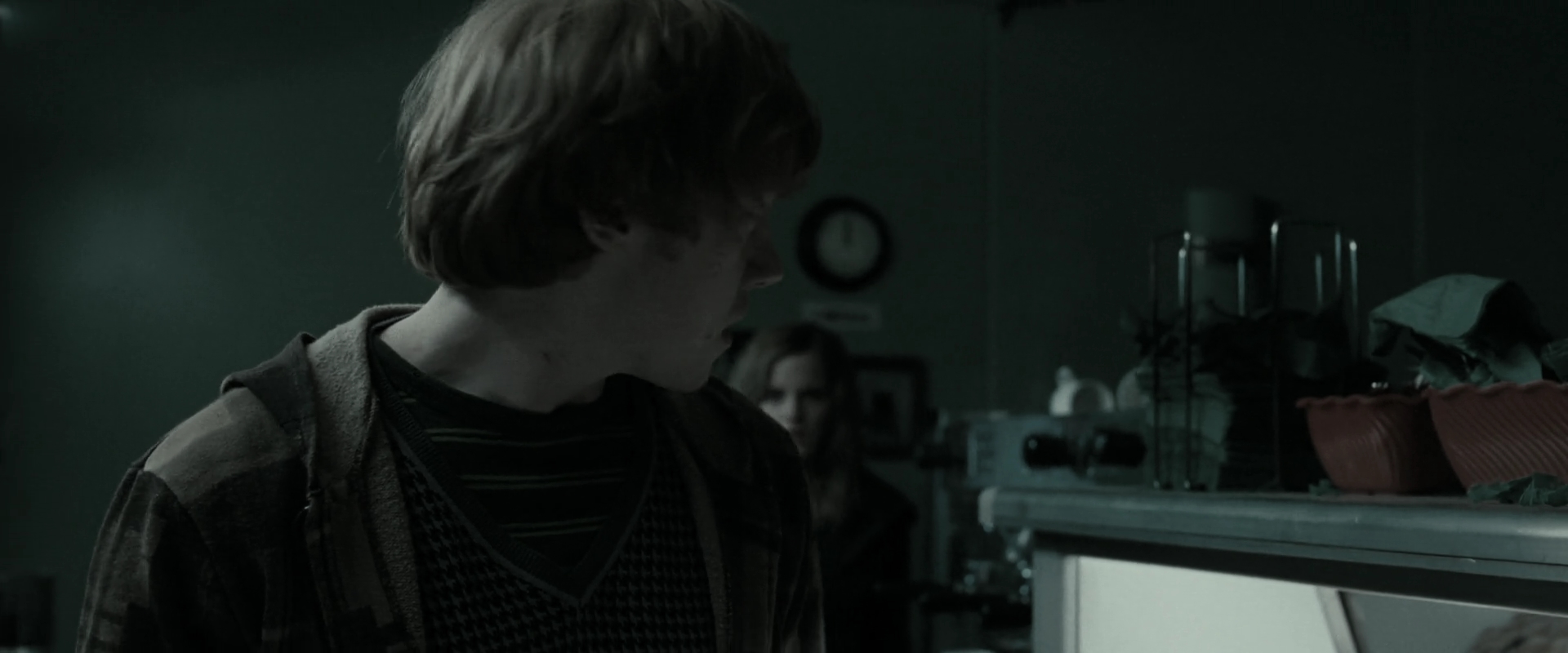 EmmaWatsonFan_dot_nl-HarryPotterAndTheDeathlyHallowsPart1-2270.jpg