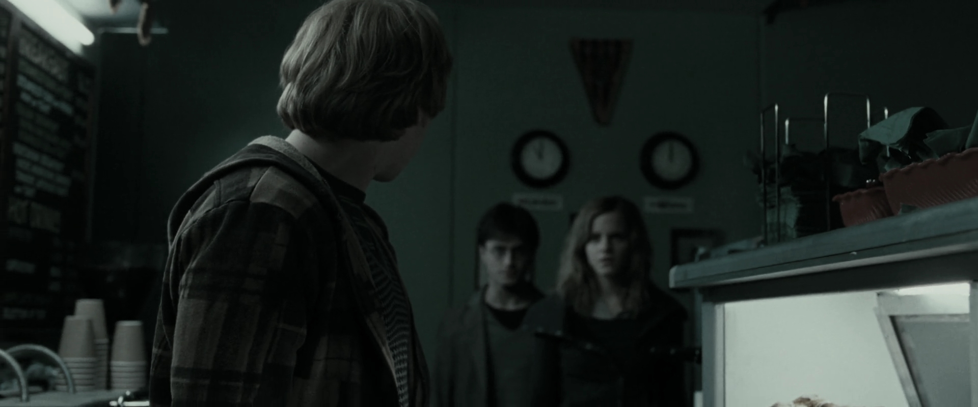 EmmaWatsonFan_dot_nl-HarryPotterAndTheDeathlyHallowsPart1-2273.jpg