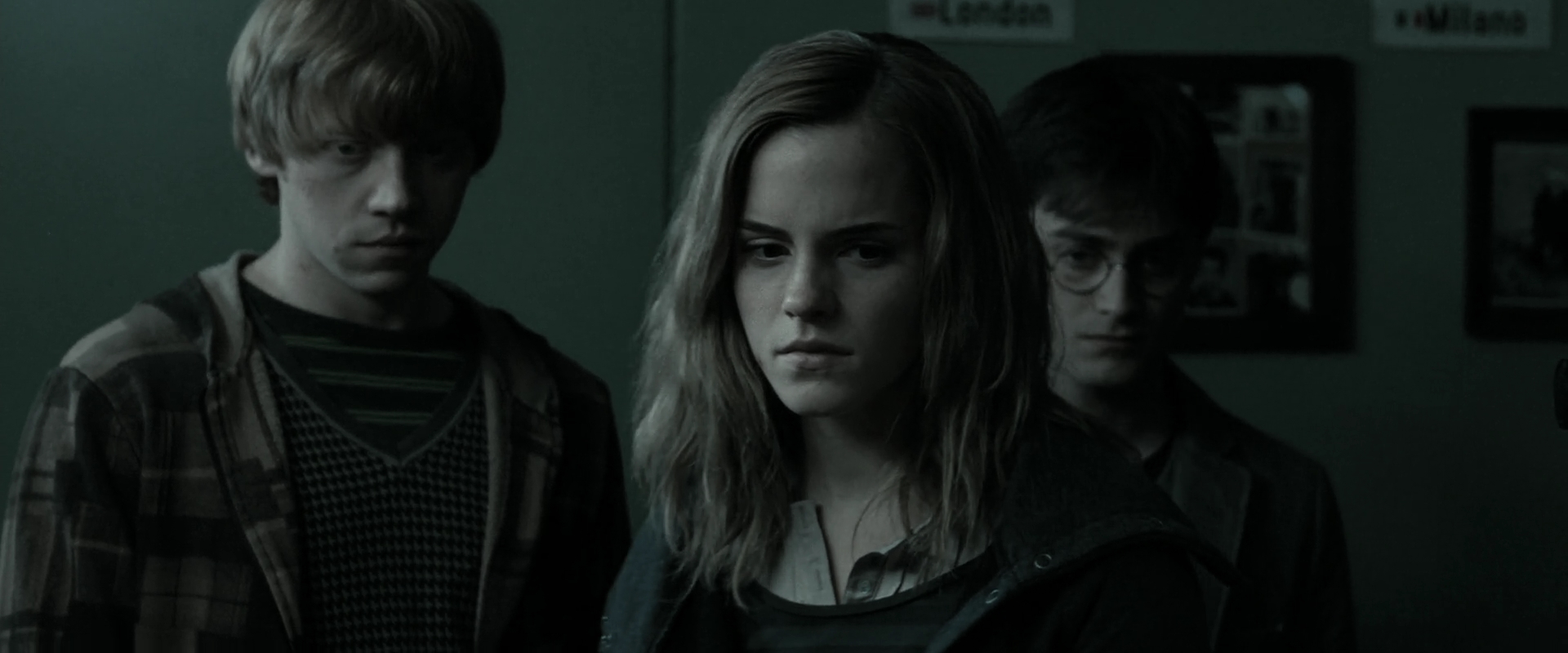 EmmaWatsonFan_dot_nl-HarryPotterAndTheDeathlyHallowsPart1-2291.jpg