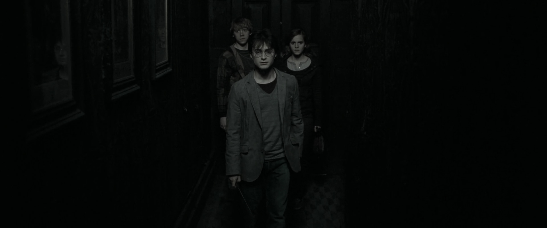 EmmaWatsonFan_dot_nl-HarryPotterAndTheDeathlyHallowsPart1-2373.jpg EmmaWatsonFan_dot_nl-HarryPotterAndTheDeathlyHallowsPart1-2373.jpg