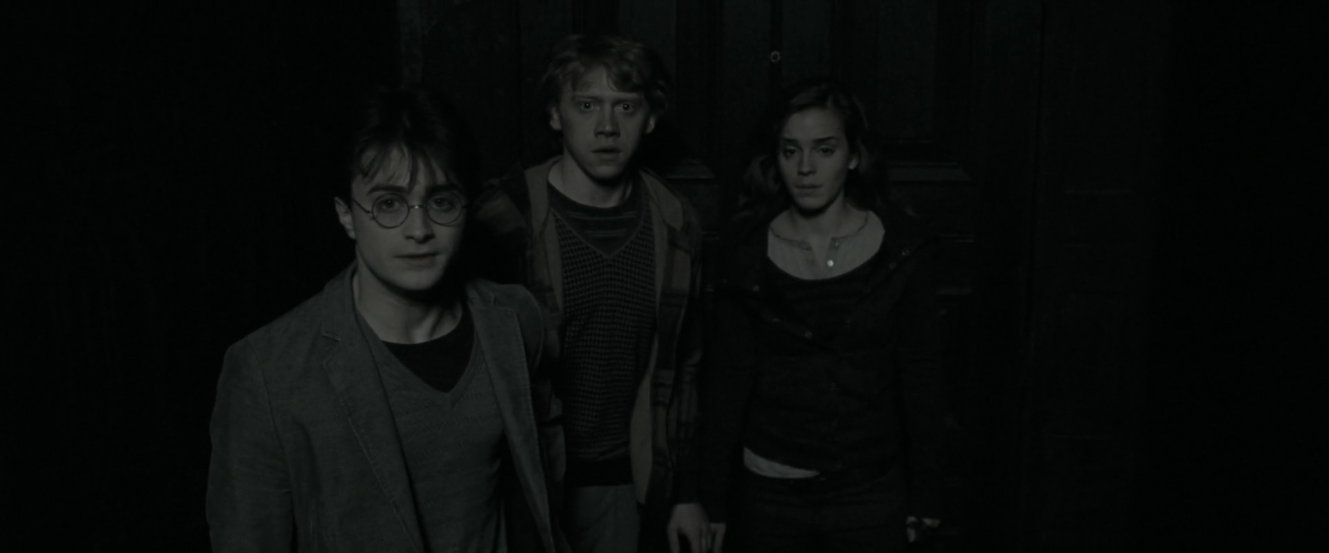 EmmaWatsonFan_dot_nl-HarryPotterAndTheDeathlyHallowsPart1-2389.jpg