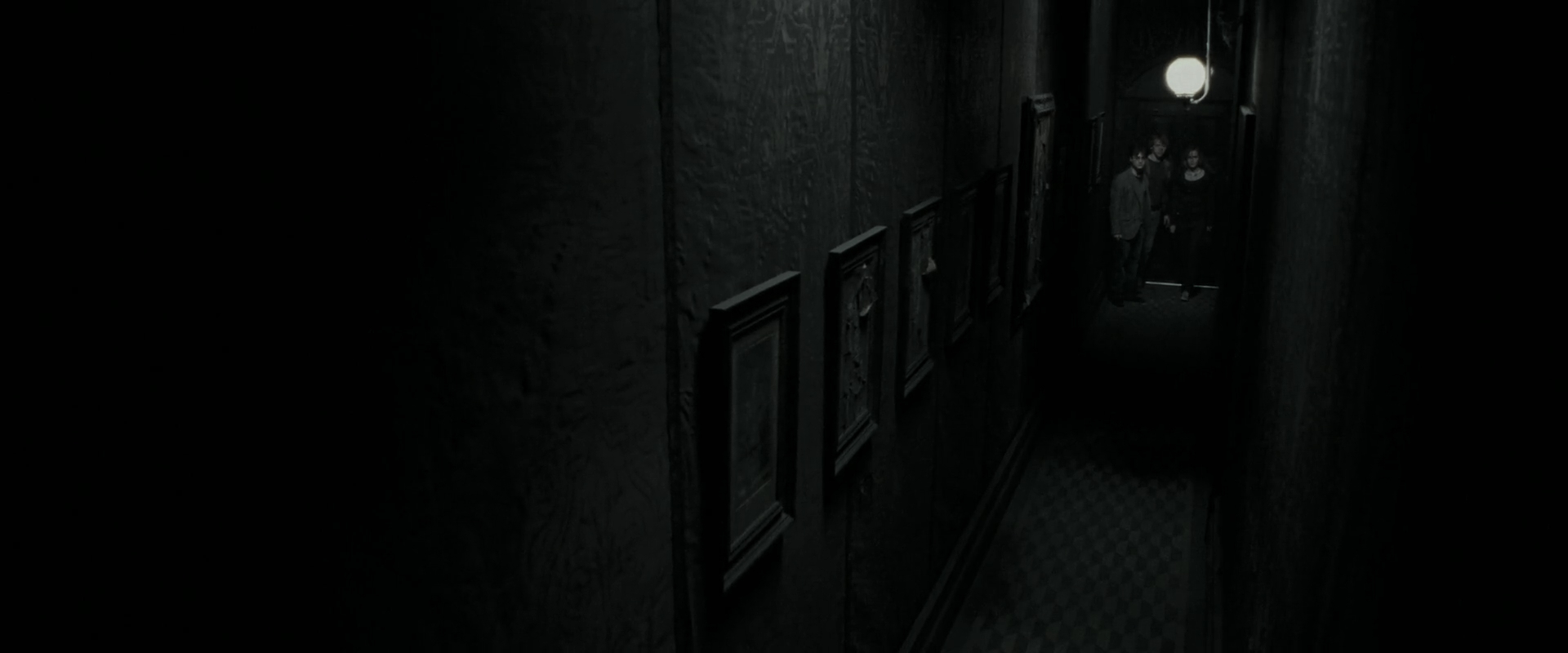 EmmaWatsonFan_dot_nl-HarryPotterAndTheDeathlyHallowsPart1-2400.jpg EmmaWatsonFan_dot_nl-HarryPotterAndTheDeathlyHallowsPart1-2400.jpg