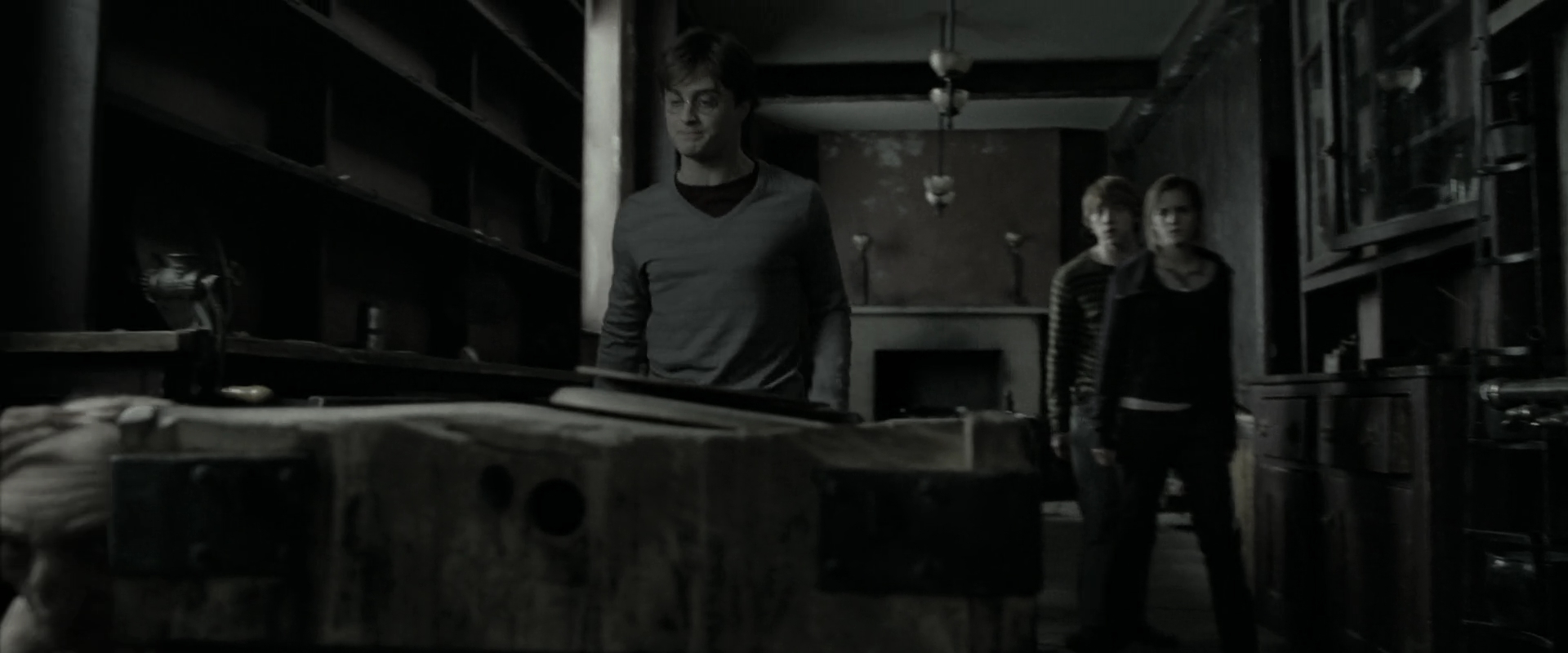 EmmaWatsonFan_dot_nl-HarryPotterAndTheDeathlyHallowsPart1-2568.jpg EmmaWatsonFan_dot_nl-HarryPotterAndTheDeathlyHallowsPart1-2568.jpg