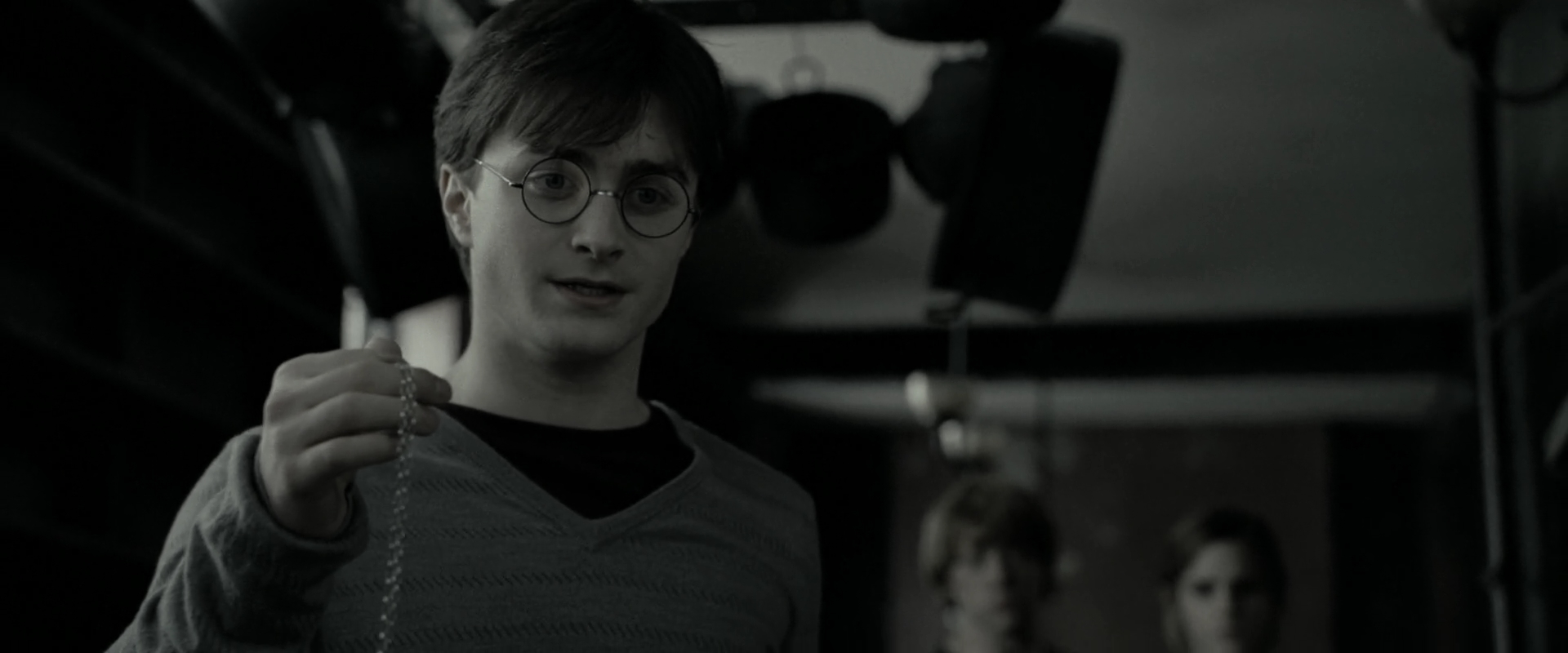 EmmaWatsonFan_dot_nl-HarryPotterAndTheDeathlyHallowsPart1-2619.jpg EmmaWatsonFan_dot_nl-HarryPotterAndTheDeathlyHallowsPart1-2619.jpg