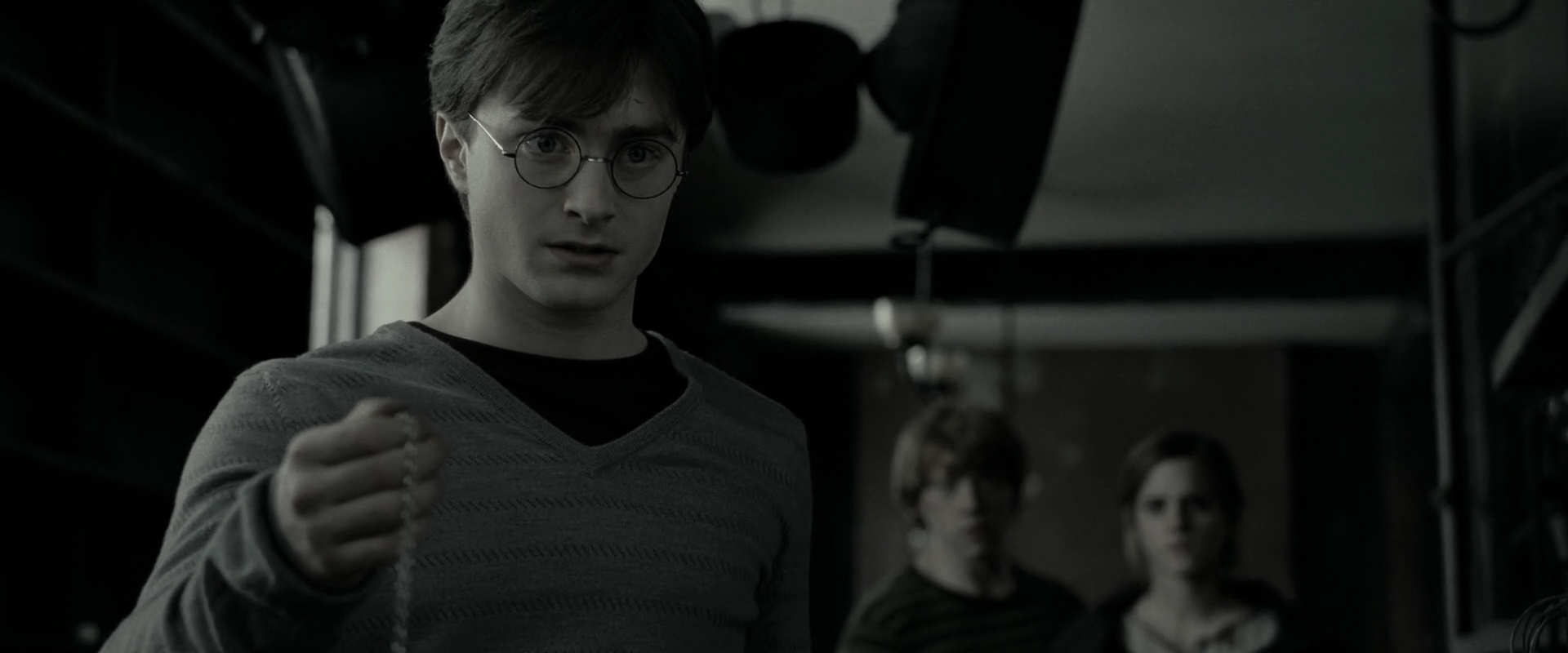 EmmaWatsonFan_dot_nl-HarryPotterAndTheDeathlyHallowsPart1-2634.jpg EmmaWatsonFan_dot_nl-HarryPotterAndTheDeathlyHallowsPart1-2634.jpg