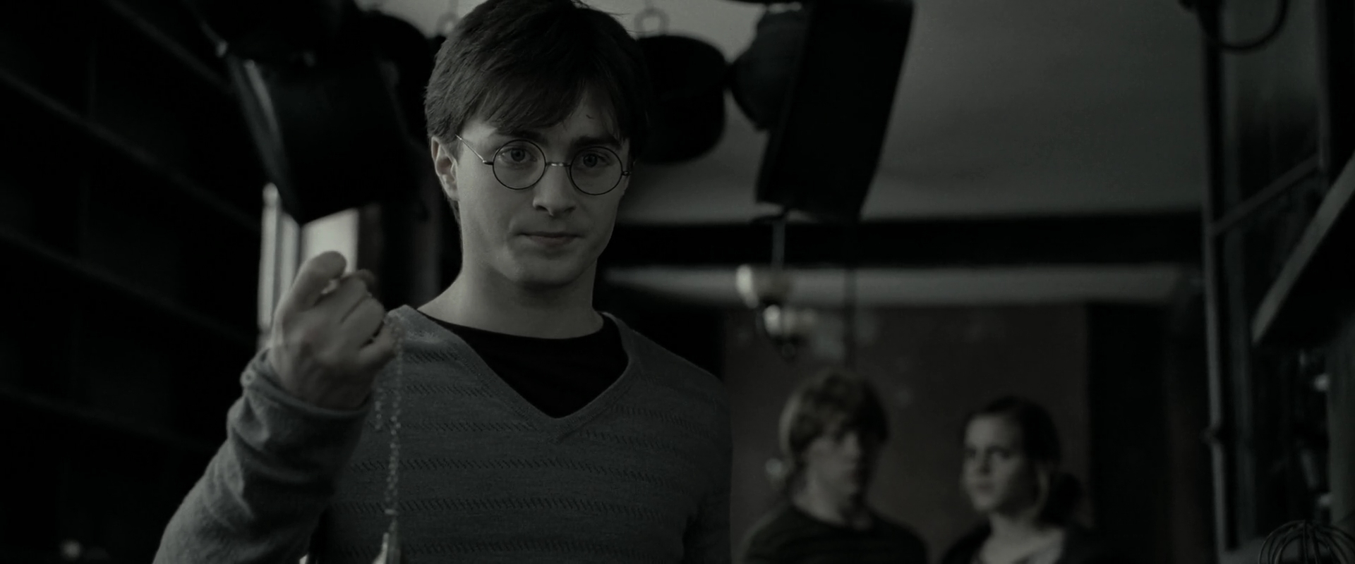 EmmaWatsonFan_dot_nl-HarryPotterAndTheDeathlyHallowsPart1-2656.jpg EmmaWatsonFan_dot_nl-HarryPotterAndTheDeathlyHallowsPart1-2656.jpg