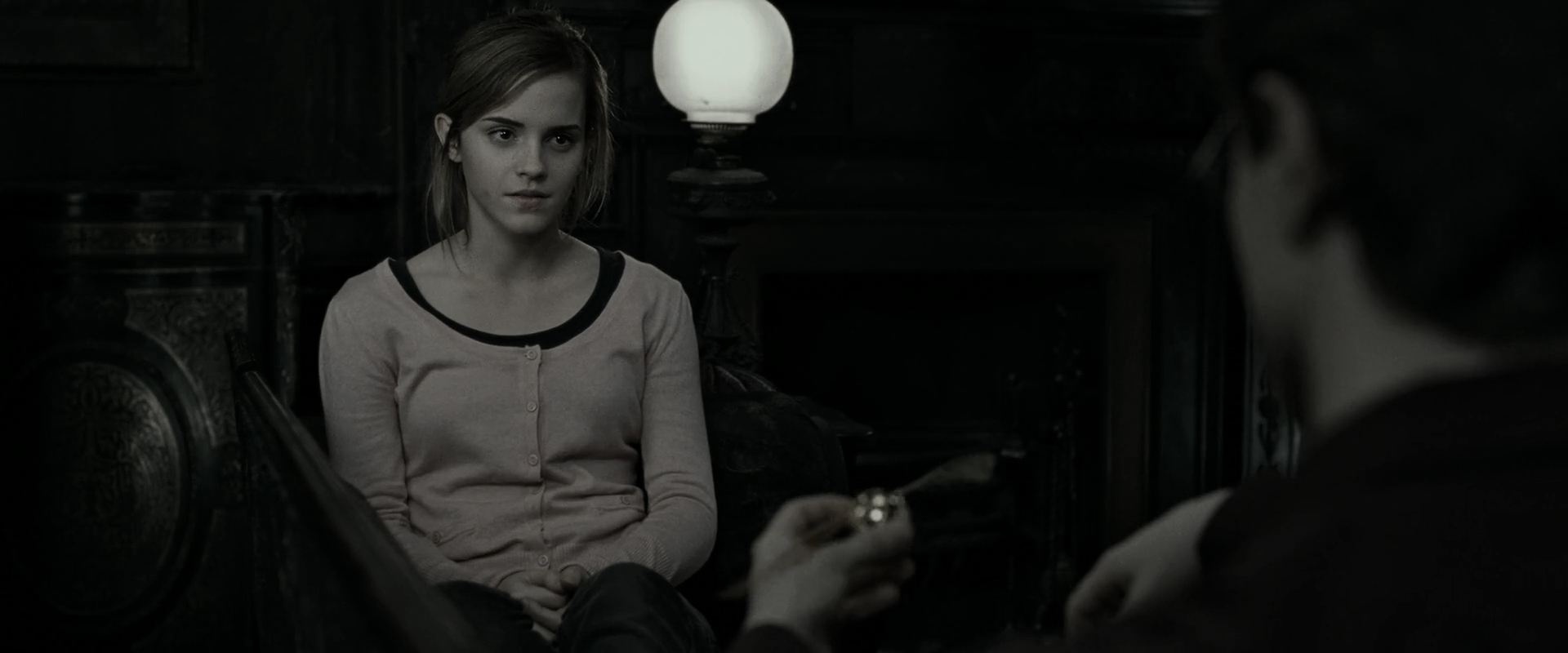 EmmaWatsonFan_dot_nl-HarryPotterAndTheDeathlyHallowsPart1-2784.jpg