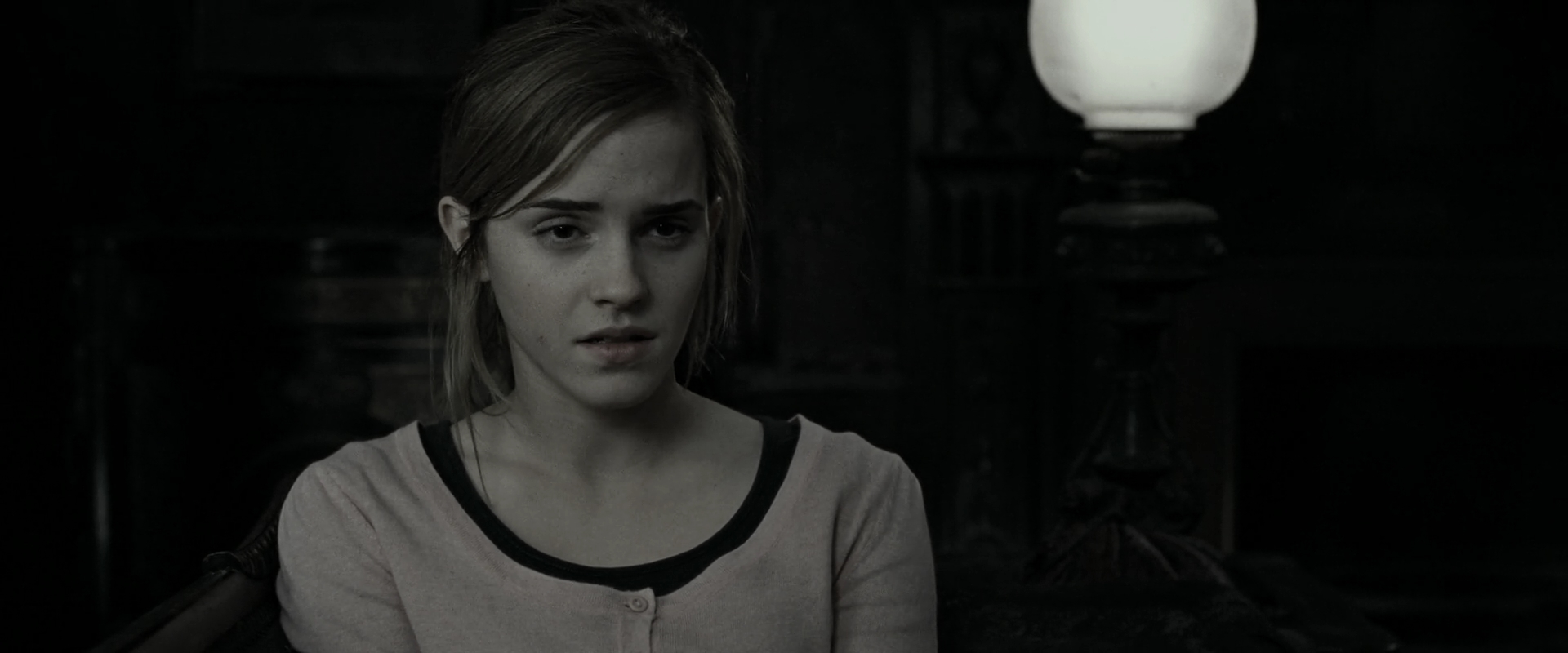 EmmaWatsonFan_dot_nl-HarryPotterAndTheDeathlyHallowsPart1-2795.jpg EmmaWatsonFan_dot_nl-HarryPotterAndTheDeathlyHallowsPart1-2795.jpg