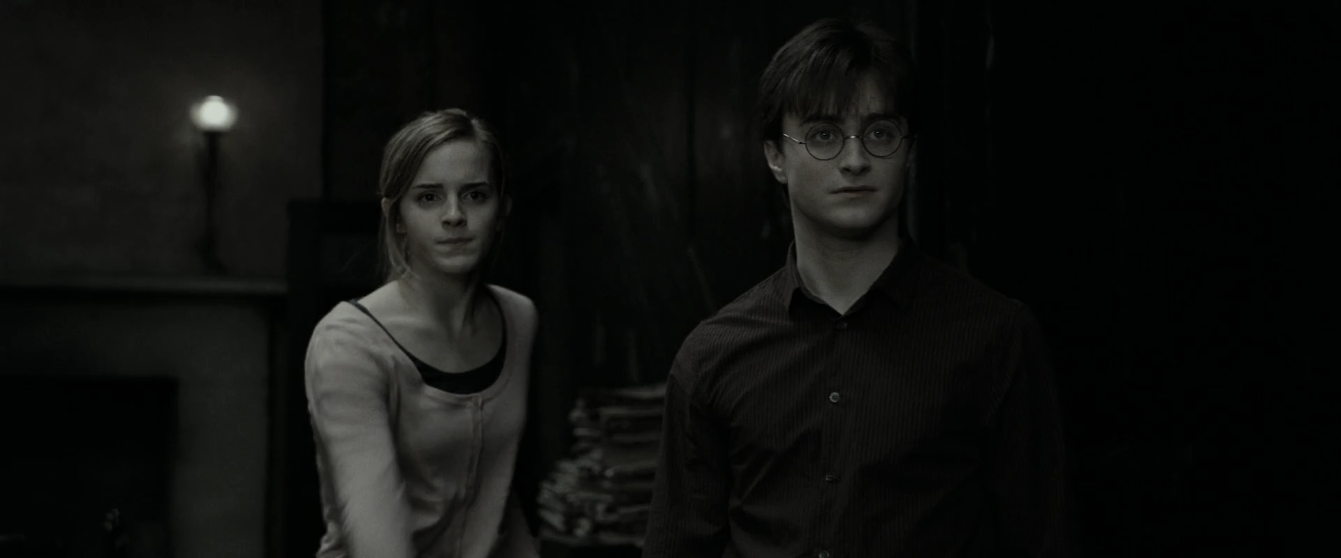 EmmaWatsonFan_dot_nl-HarryPotterAndTheDeathlyHallowsPart1-2821.jpg