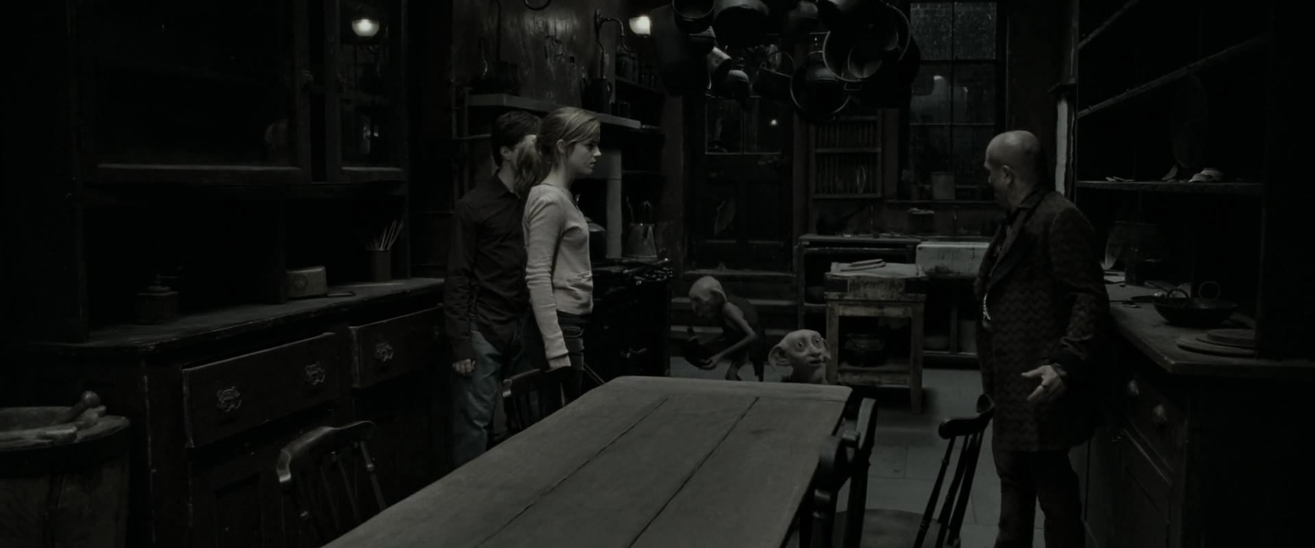 EmmaWatsonFan_dot_nl-HarryPotterAndTheDeathlyHallowsPart1-2825.jpg