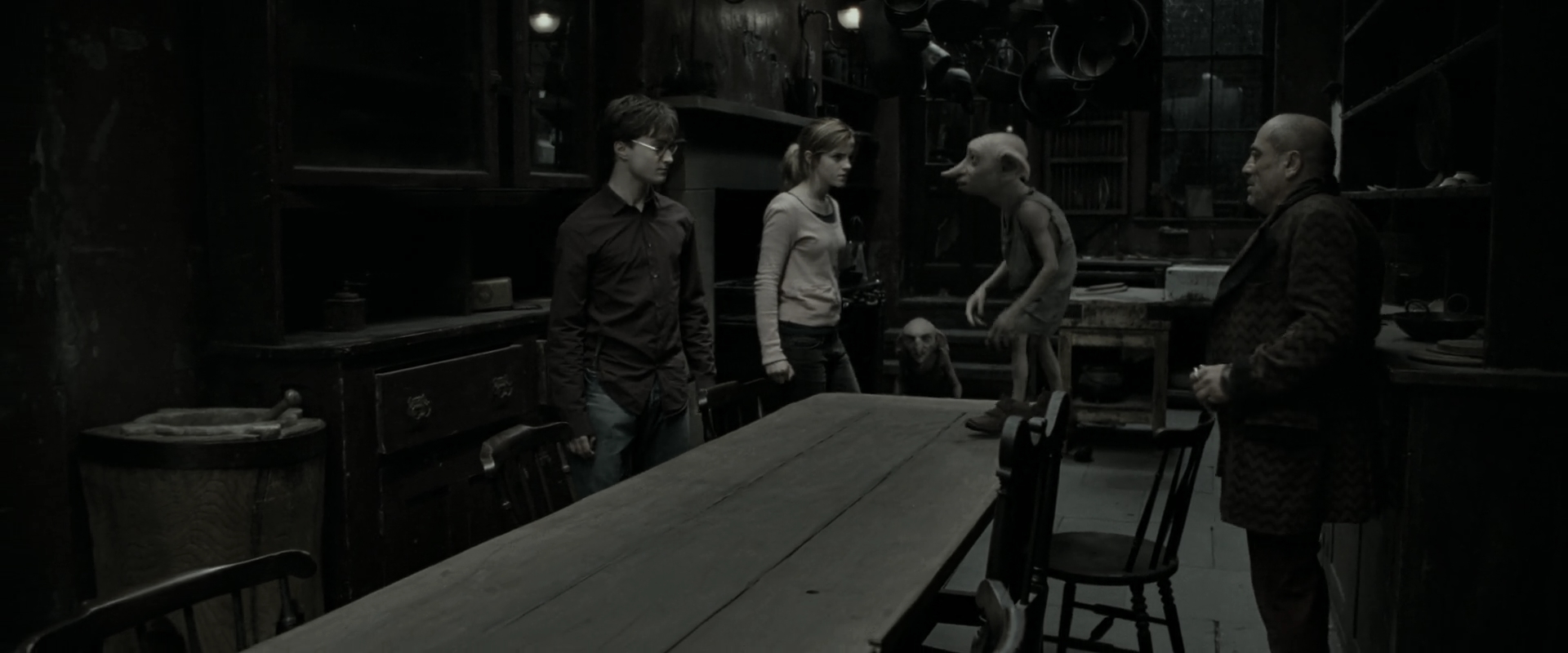 EmmaWatsonFan_dot_nl-HarryPotterAndTheDeathlyHallowsPart1-2829.jpg