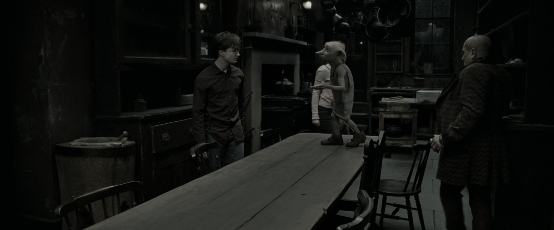 EmmaWatsonFan_dot_nl-HarryPotterAndTheDeathlyHallowsPart1-2830.jpg EmmaWatsonFan_dot_nl-HarryPotterAndTheDeathlyHallowsPart1-2830.jpg