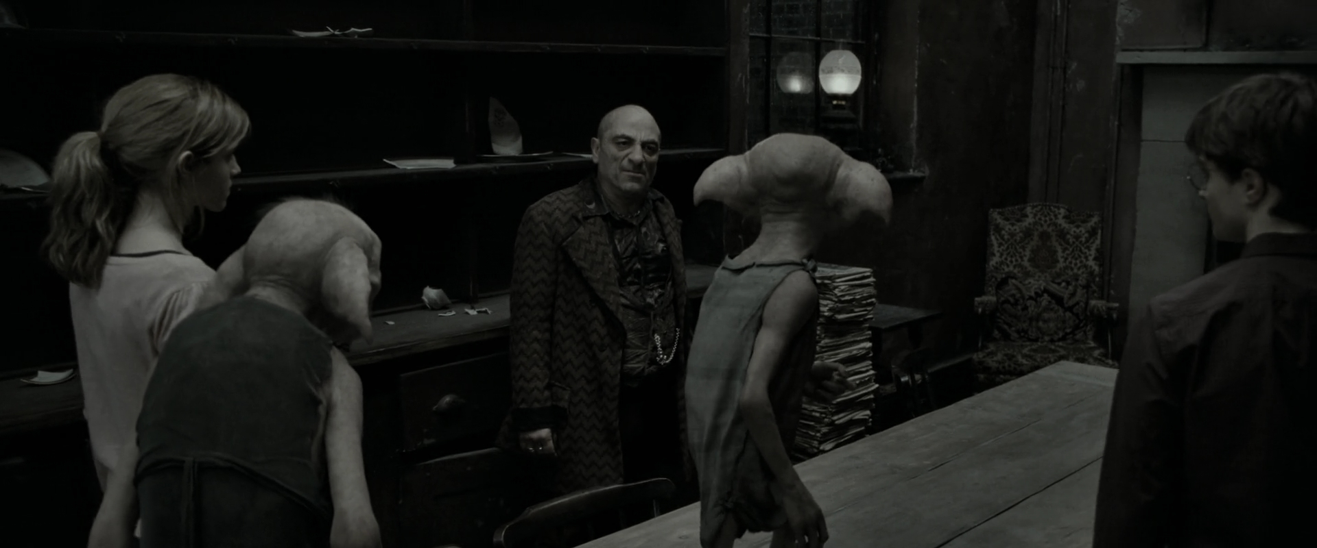 EmmaWatsonFan_dot_nl-HarryPotterAndTheDeathlyHallowsPart1-2843.jpg EmmaWatsonFan_dot_nl-HarryPotterAndTheDeathlyHallowsPart1-2843.jpg