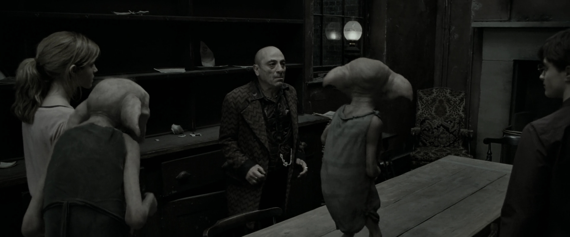 EmmaWatsonFan_dot_nl-HarryPotterAndTheDeathlyHallowsPart1-2844.jpg EmmaWatsonFan_dot_nl-HarryPotterAndTheDeathlyHallowsPart1-2844.jpg