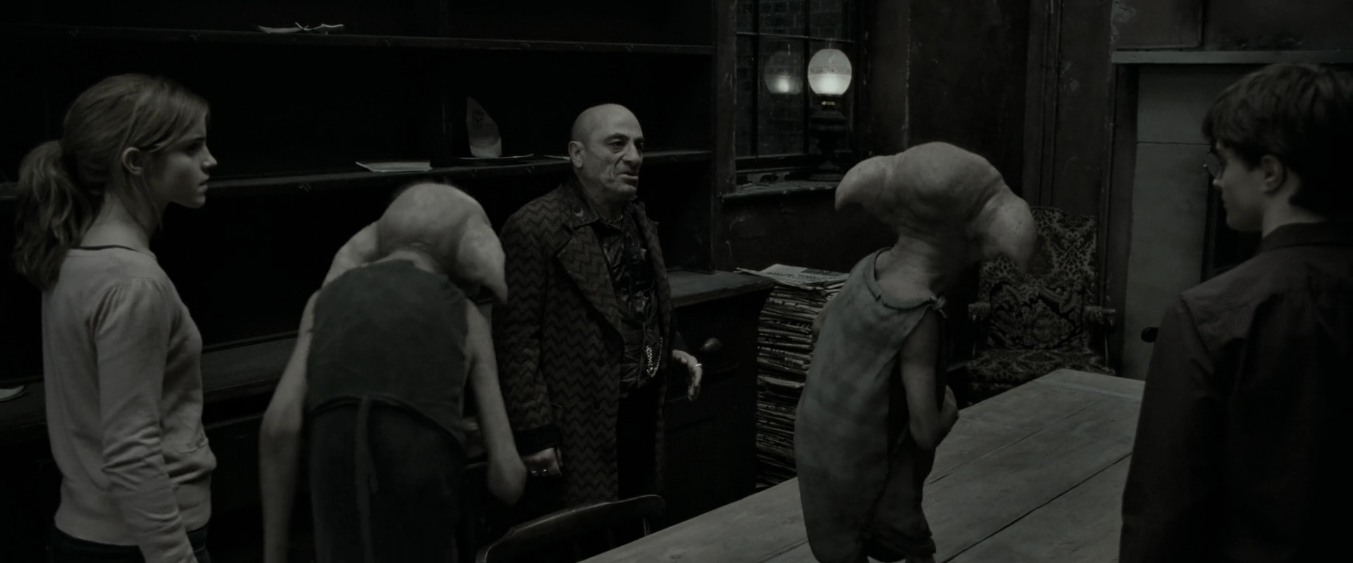 EmmaWatsonFan_dot_nl-HarryPotterAndTheDeathlyHallowsPart1-2845.jpg EmmaWatsonFan_dot_nl-HarryPotterAndTheDeathlyHallowsPart1-2845.jpg