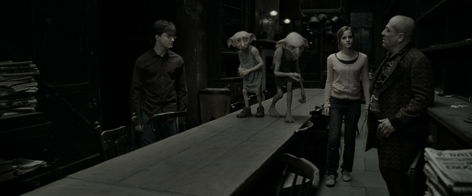 EmmaWatsonFan_dot_nl-HarryPotterAndTheDeathlyHallowsPart1-2846.jpg EmmaWatsonFan_dot_nl-HarryPotterAndTheDeathlyHallowsPart1-2846.jpg